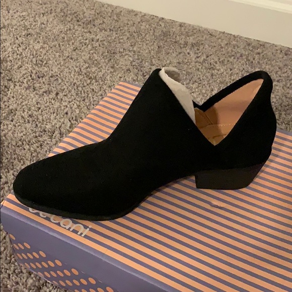 Shoes - Picture 2 of 2